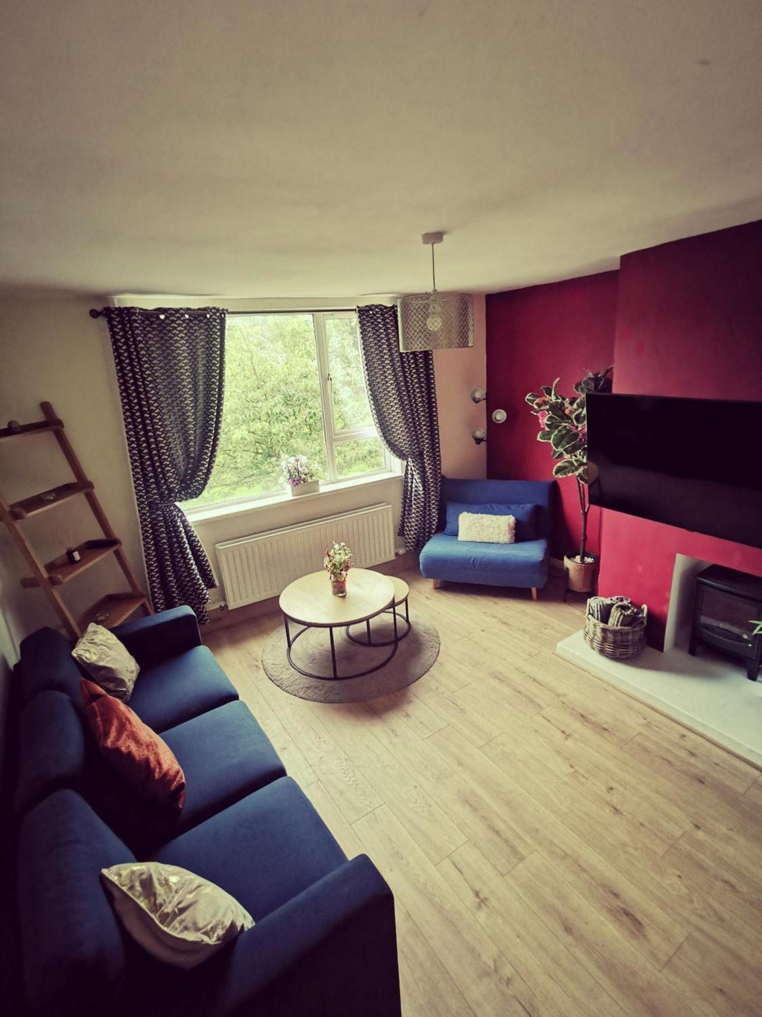 Entire 1 Bed Spacious Apartment, Private Balcony & Study Room Near City Whitehouse  외부 사진